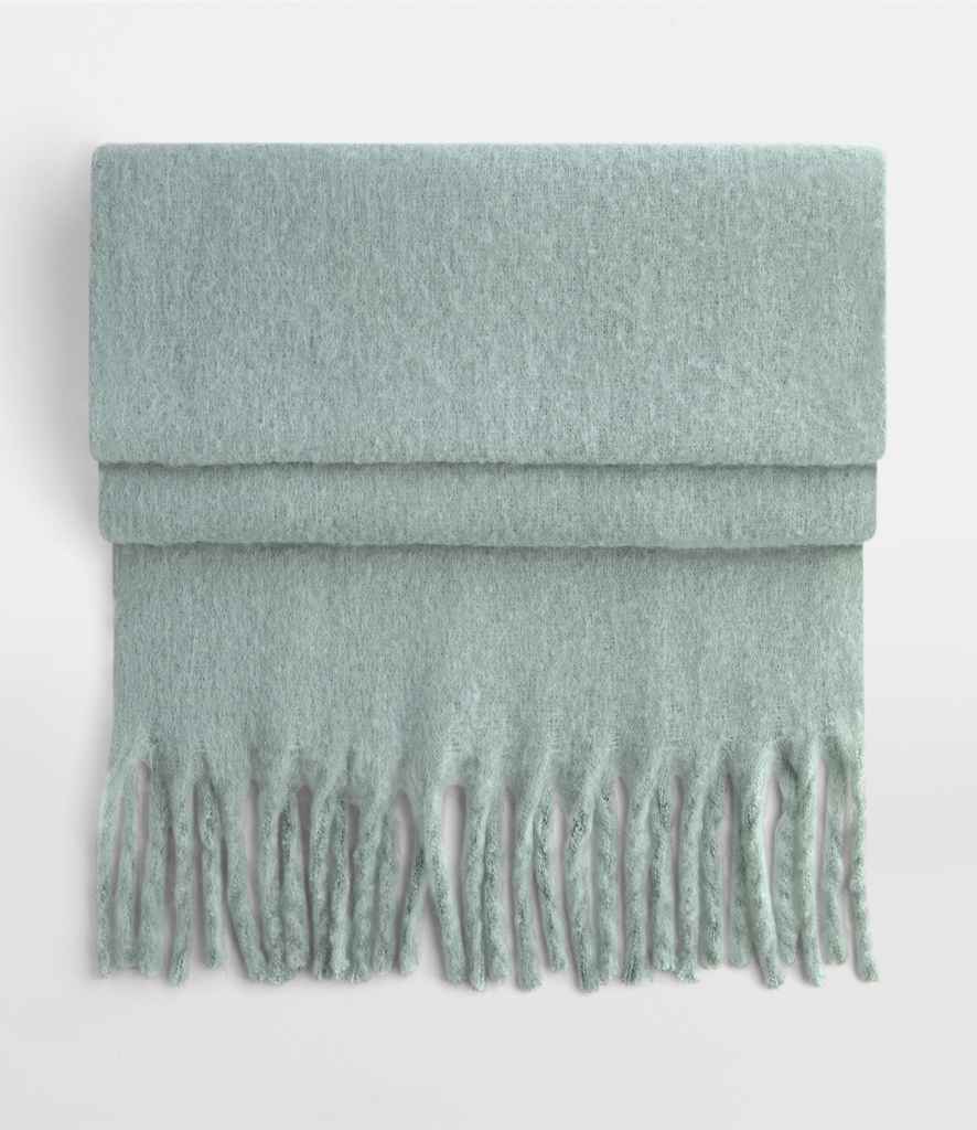 Beechfield Fluffy Scarf